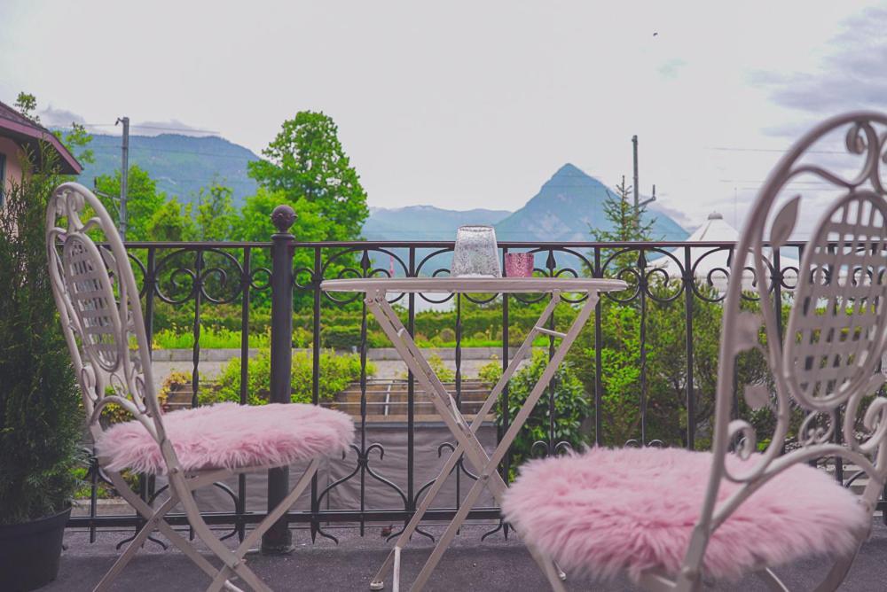 Guest Haus On The Lake Hotel Darligen ภายนอก รูปภาพ
